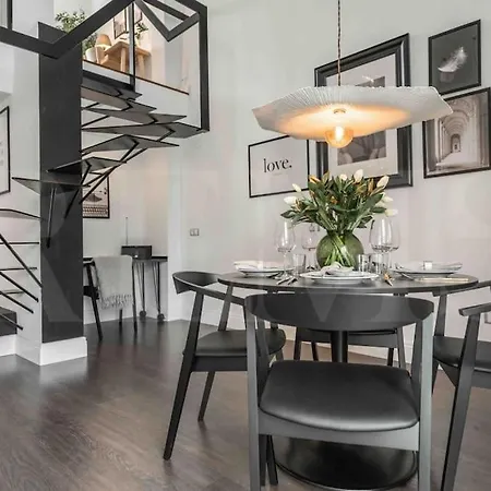 Bright Spacious Duplex With Terrace By Rems