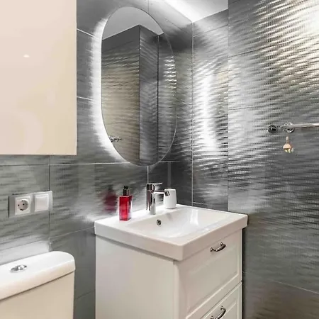 Bright Spacious Duplex With Terrace By Rems Apartment *