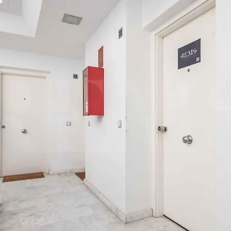 Apartment Bright Spacious Duplex With Terrace By Rems Malaga