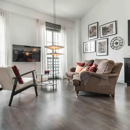 Bright Spacious Duplex With Terrace By Rems